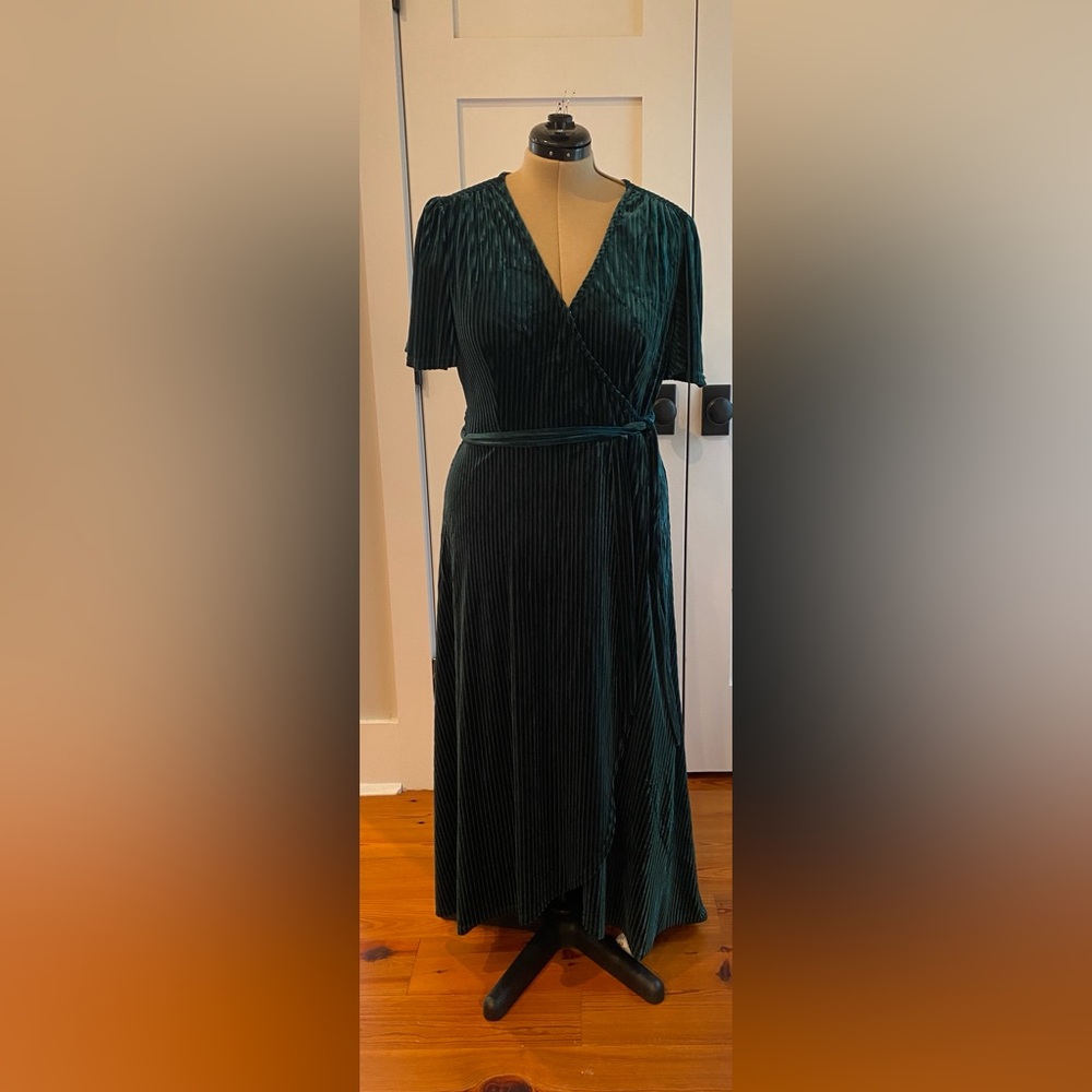 Elegant Green Wrap Dress